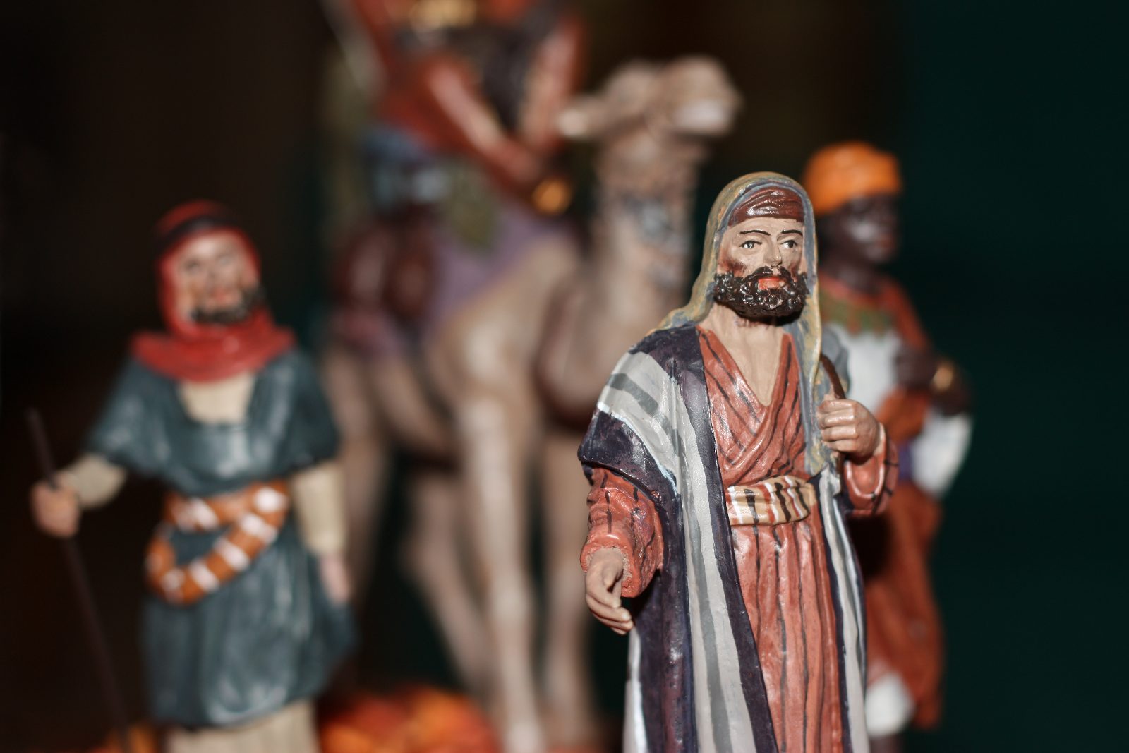 The caravan of the Three Wise Men in santons, on the way to the stable of a nativity scene